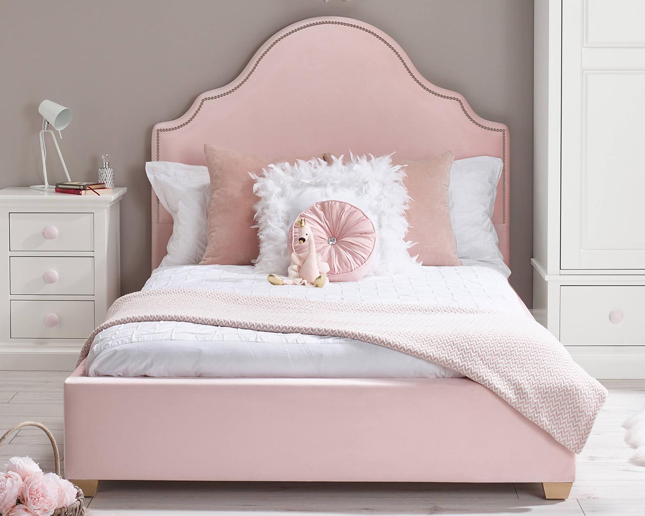 Bella small double bed in pink