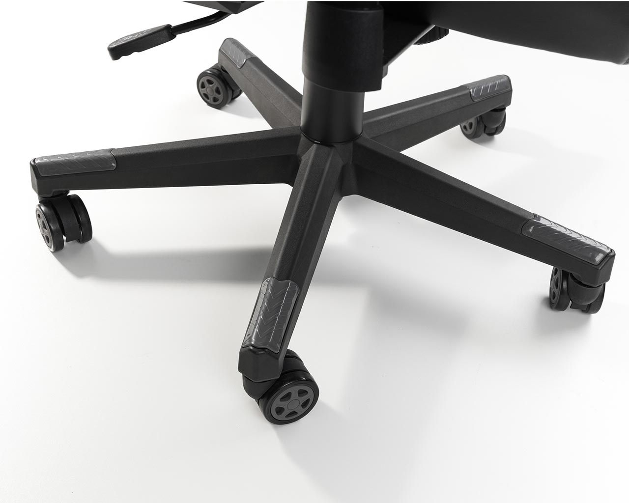 Meteor Gaming Chair in Black/Grey - Image 5
