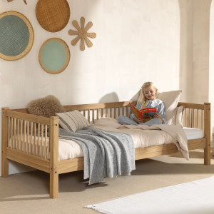 Woody Solid Oak Daybed