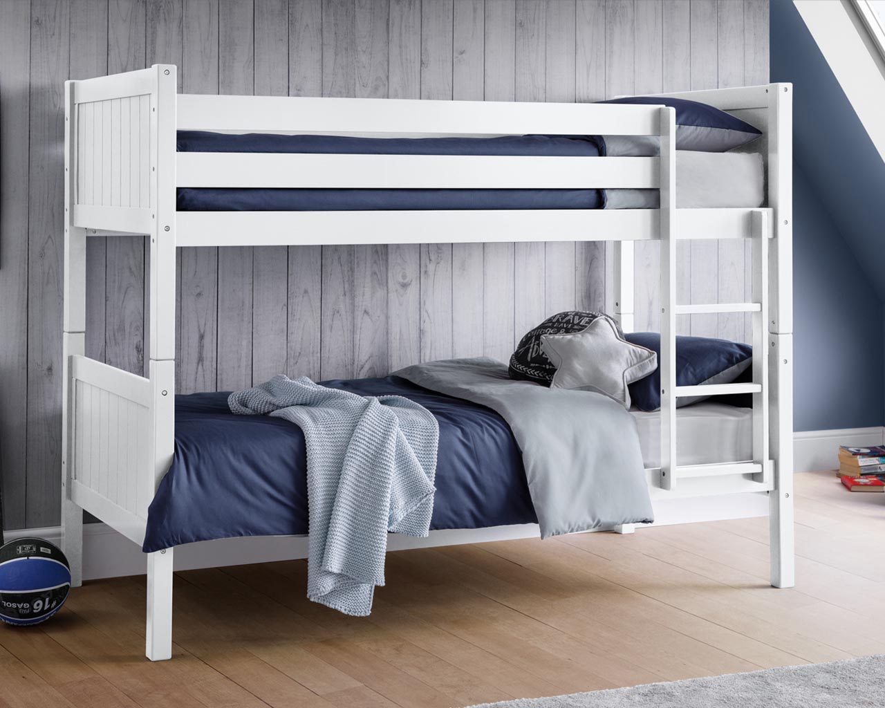 A traditional style bunk bed with tongue and groove panelling on the head and foot boards. A slim ladder keeps the footprint of the bunk to a minimum which is great for small bedrooms and where space is restricted. Choose from fresh White or Anthracite Grey for a striking look. This bunk is perfect for siblings sharing a room or for sleepovers.