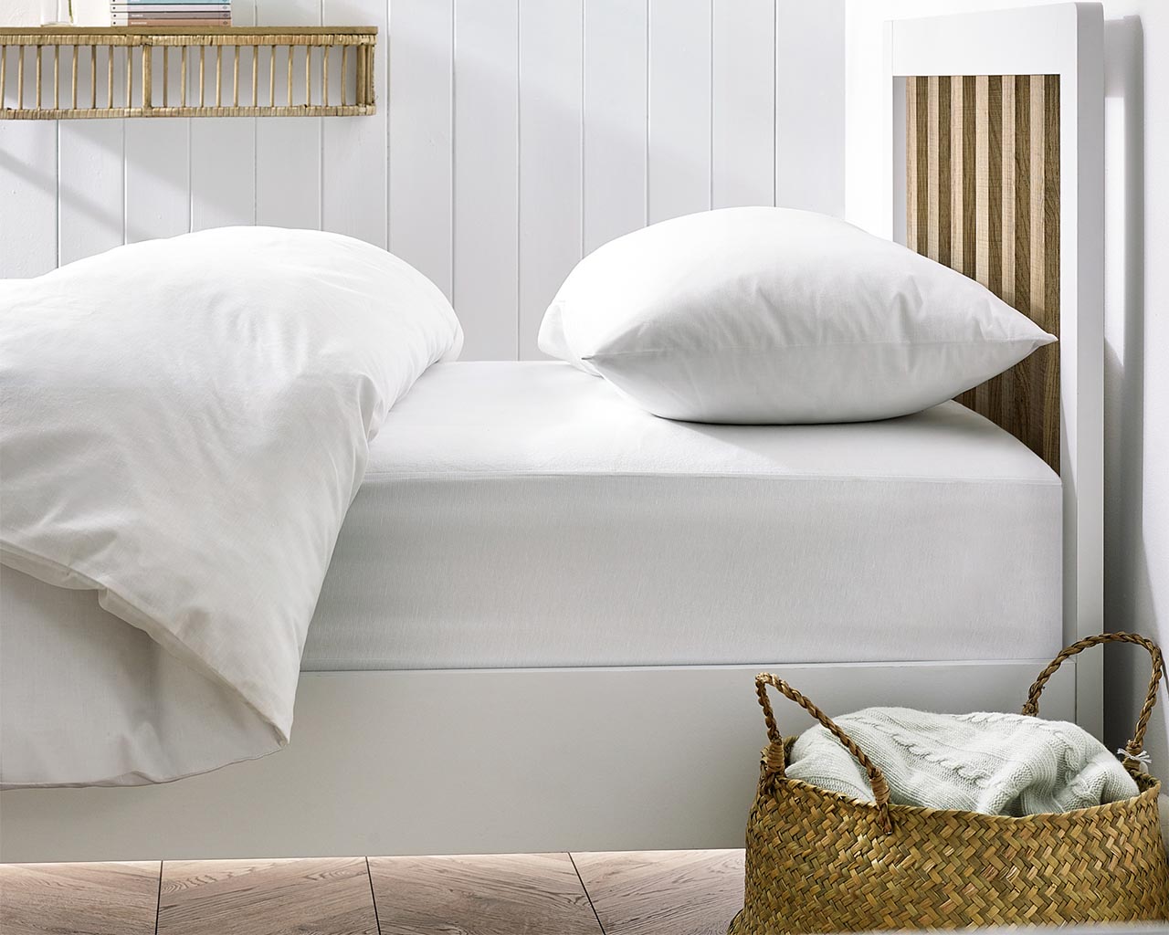 Fitted Single Bed Mattress Protector (90 x 190cm) - Image 2