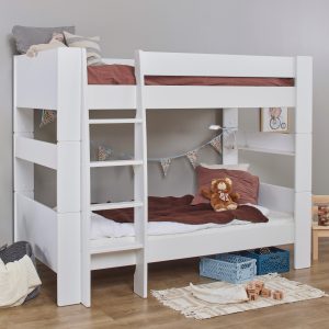 Hoppekids Pure s bunk bed in white is great for kids' rooms. This smart bunk bed saves space and looks good. It also works well and gives two comfy places to sleep. The bunk bed is made from MDF. This makes the bed strong and steady, so it's safe for both sleeping spots. It's built to last and handle everyday use for many years. With two beds in one, this bunk bed is perfect for rooms that don't have much space. Because it's tall, it leaves more floor space for playing or storing things. It's a great choice for small kids' rooms or when you have guests. The surface is painted with a safe paint that doesn't have bad chemicals.