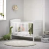The open slatted sides are ideally designed for observing your infant during periods of rest, while the inclusion of teething rails ensures the protection of your child's developing dentition. The uppermost position of the mattress base enables effortless placement and retrieval of your baby from the cot bed, mitigating the need for excessive bending. As the child matures and begins to sit and stand, the mattress base can be incrementally lowered by an additional two positions, thereby enhancing both security and peace of mind. Upon the child's transition to a bed, the Grace cot bed can be seamlessly converted into a comfortable and aesthetically pleasing junior bed, thus ensuring the Clara offers exceptional longevity and significant value.